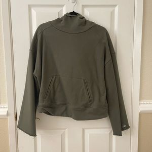 Alo yoga hoodie army green size small